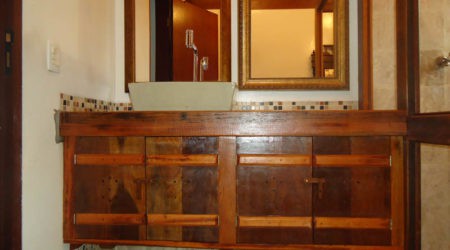 Bancada banheiro com armario - rustico